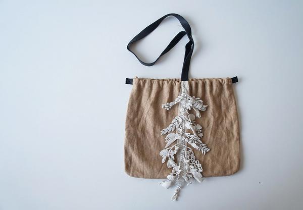 mina perhonen（ミナペルホネン）：forest parade 刺繍リネン巾着 ...